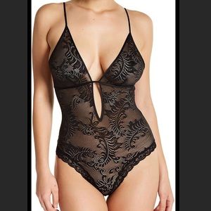 Natori Feathers Lace Teddy Nightie Bodysuit